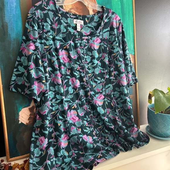 D&Co Teal and Purple Floral Top XL - Picture 10 of 16